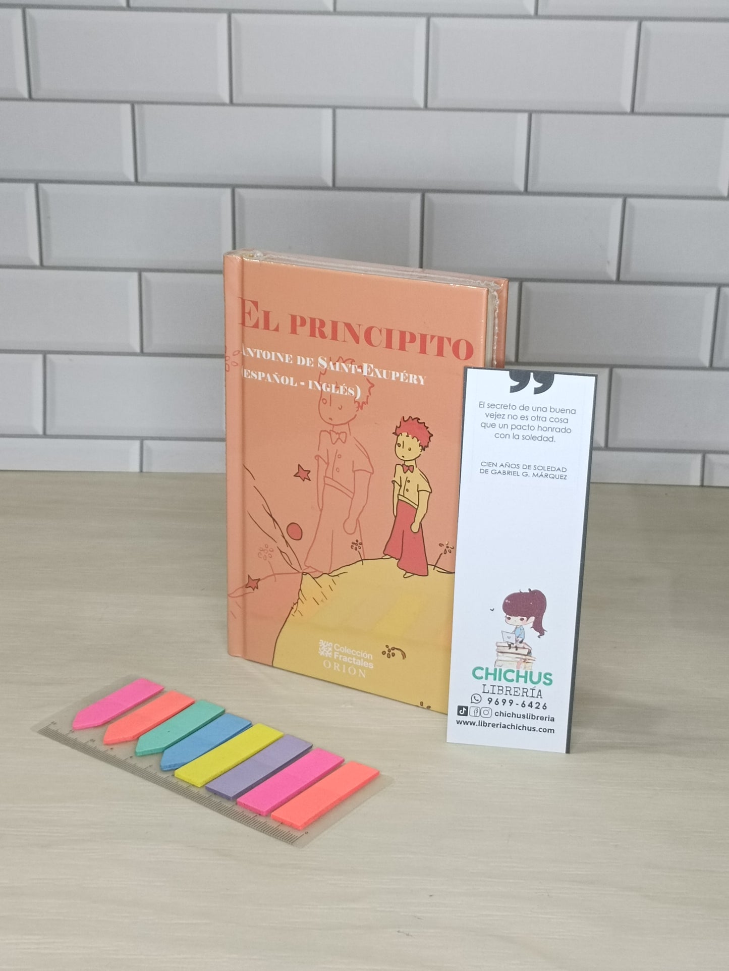 El Principito edición en tapa dura con traducción al español y al inglés