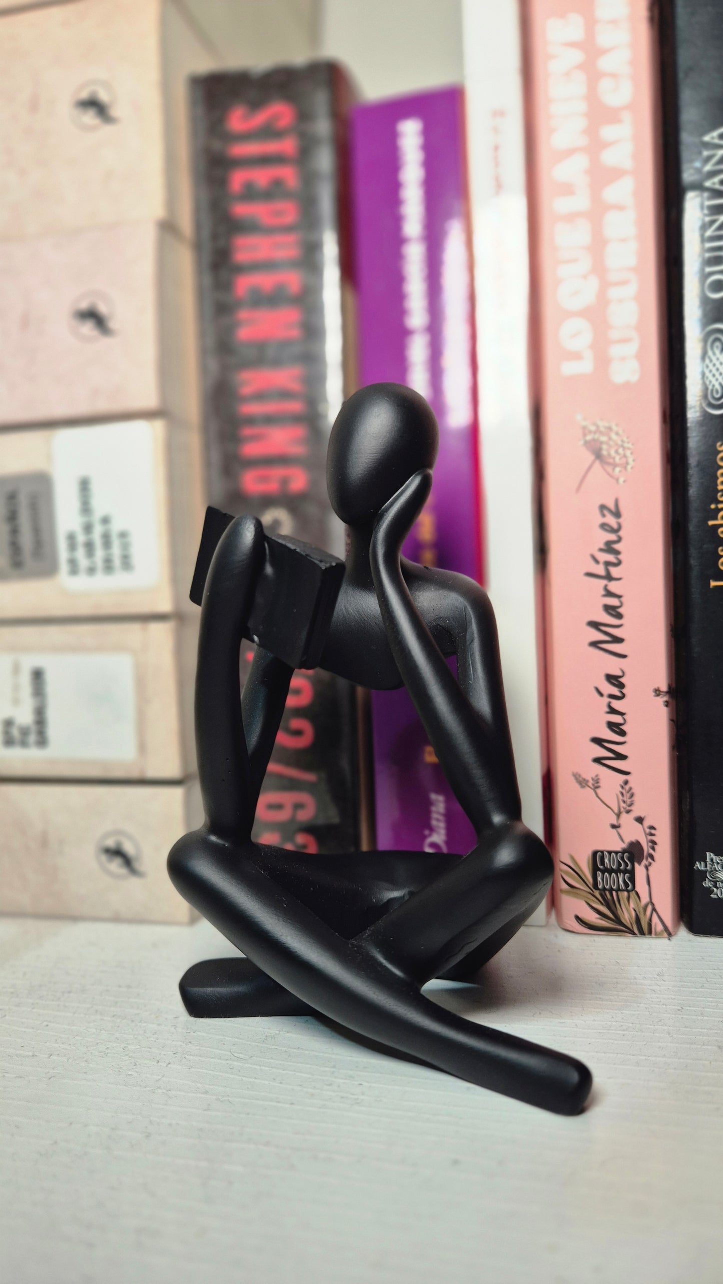 Figura Decorativa Lectora – Negra