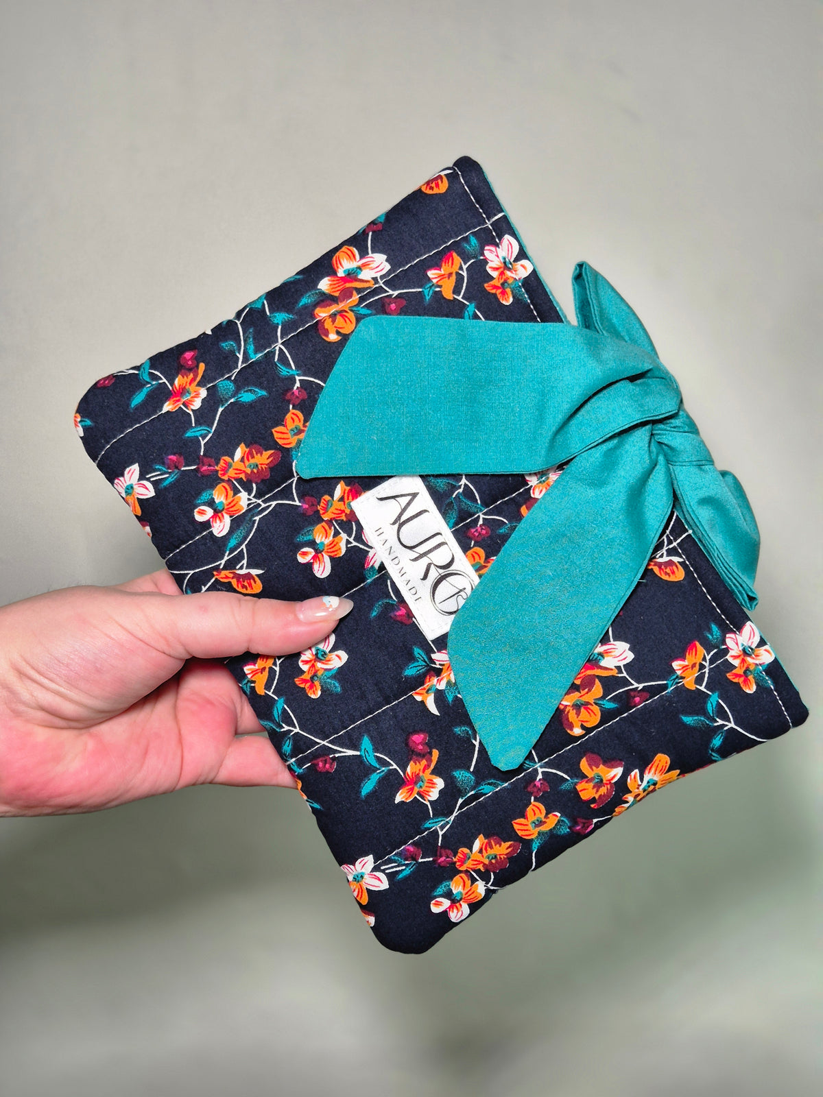 Funda Noche de Flores para Kindle o libro de bolsillo