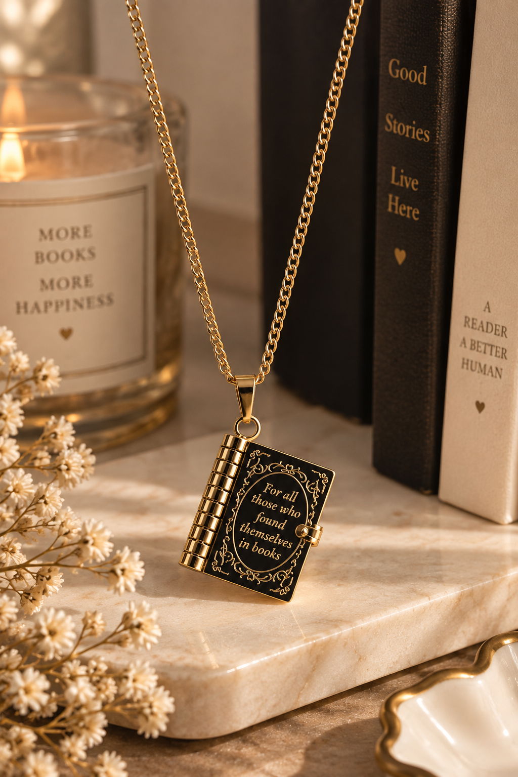 Collar relicario «Para quienes se encontraron en los libros» 📖✨