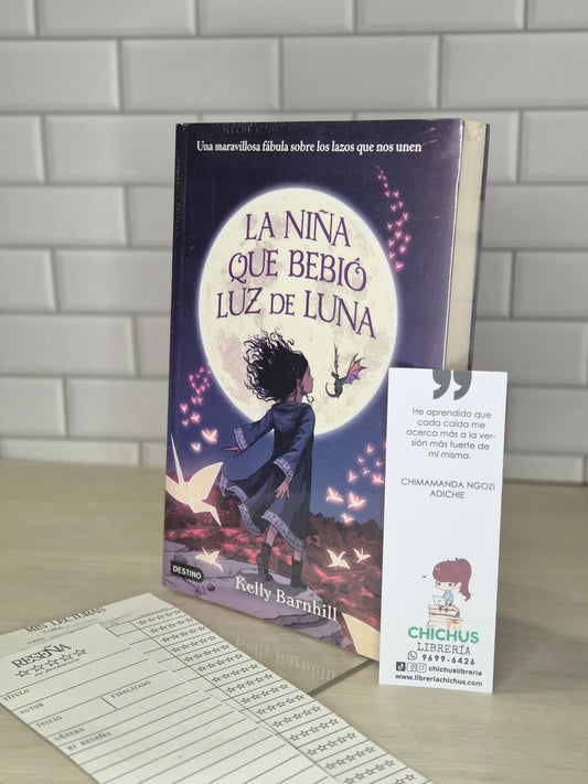 La niña que bebió luz de Luna