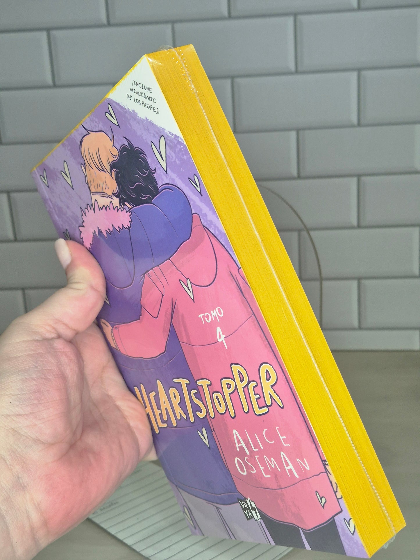 Heartstopper #4 edición cantos pintados