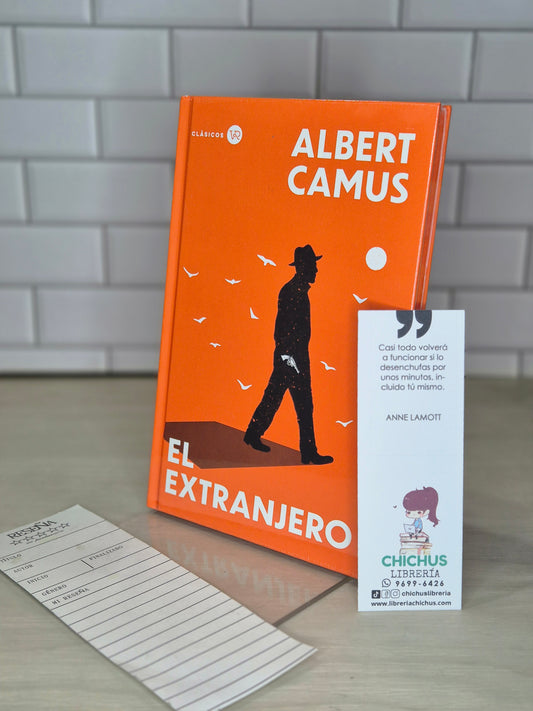 El extranjero edición en tapa dura con los cantos pintados