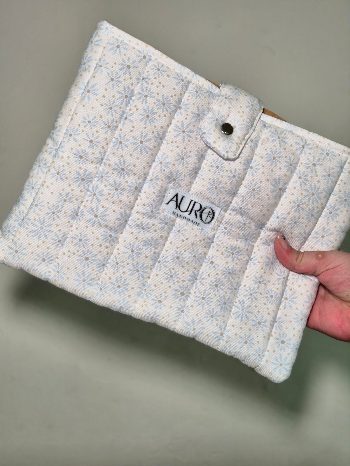 Funda Margarita Celeste tamaño libro